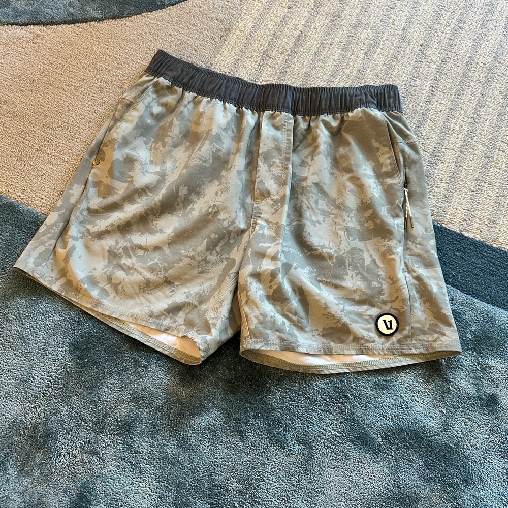 Viori Cape Shorts Grey size Medium Men Camo